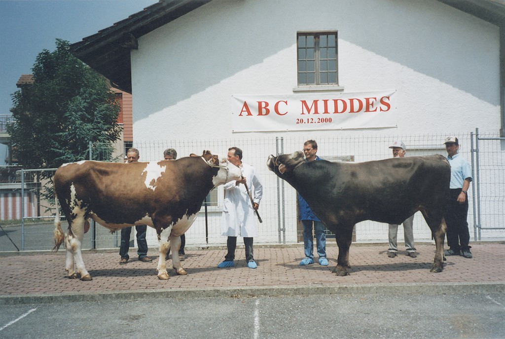 December 20th 2000: Opening day of the ABC AI Center in Middes, Fribourg, Switzerland 1983: Jean-Louis Schrago launched the company ABC GENETICS to export semen from Red Holstein and Brown Swiss bulls worldwide.